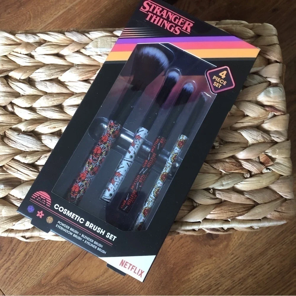 Stranger Things 4 piece Cosmetic brush set